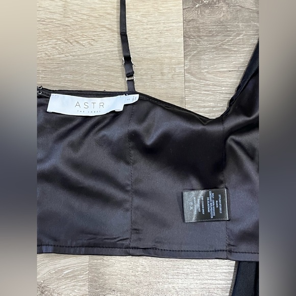 ASTR THE LABEL BLACM SILK TOP SIZE SMALL - Picture 2 of 5